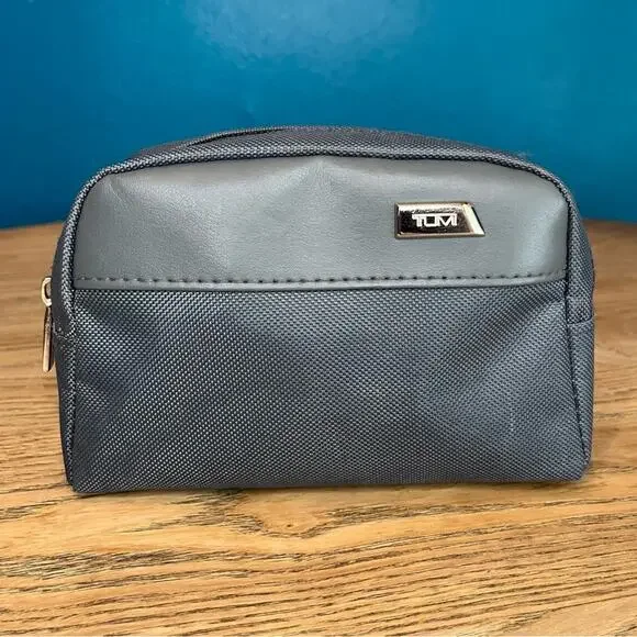 TUMI Nylon Travel Pouch Makeup Bag Small Gray for Delta Airlines