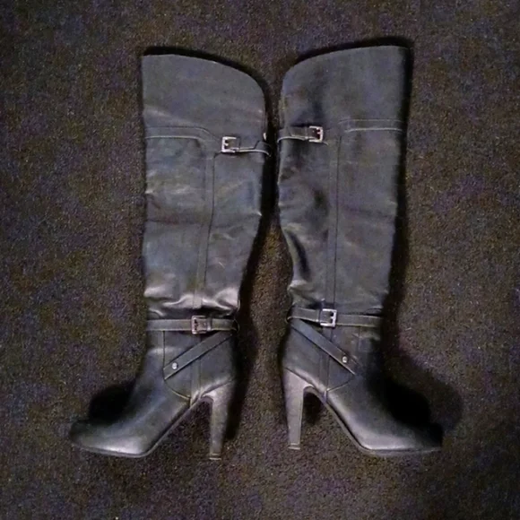 Guess boots