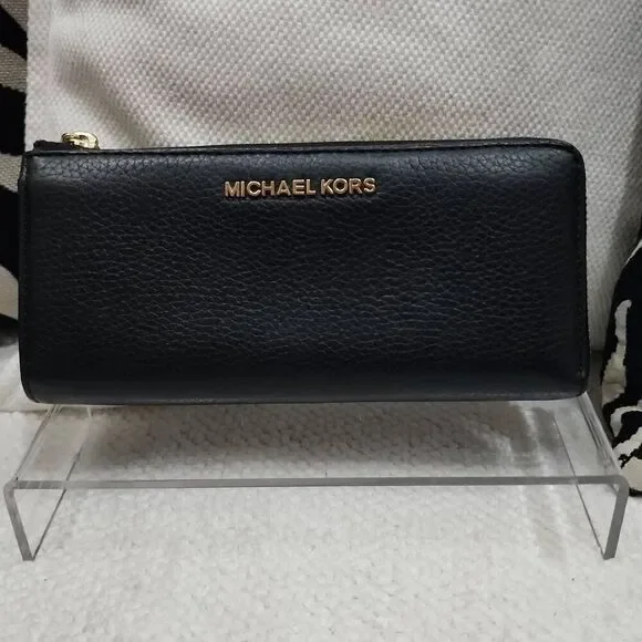 Michael Kors Large Leather Zip Wallet
