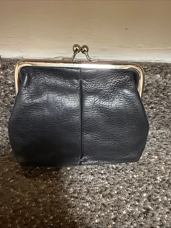 American leather Classic Black Leather Kiss-Lock Coin Purse
