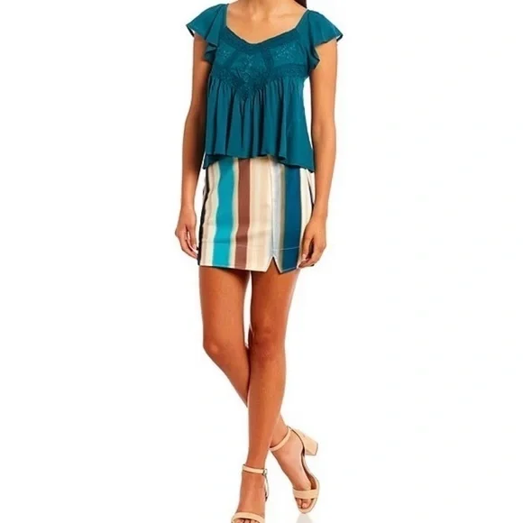 Coco + Jaimeson Striped Ponte Knit Double Slit Mini Elastic waistband, Sz S