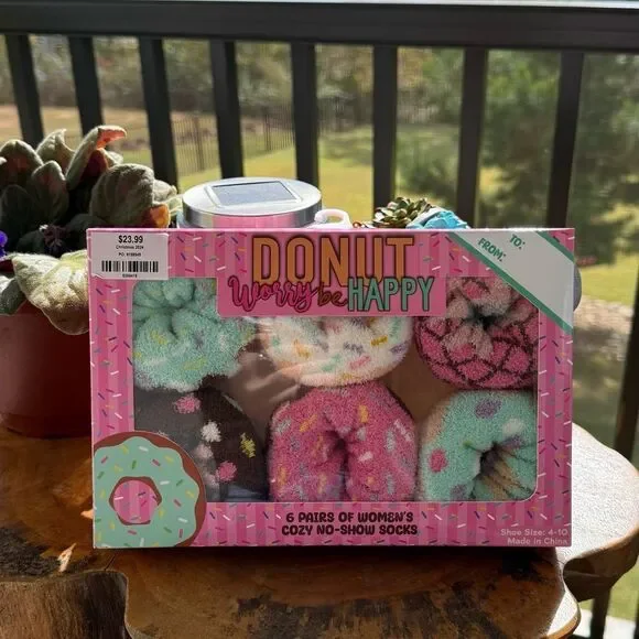 Colorful Donut-Themed Women's Cozy No-Show Socks Brand New Sealed Box NWT