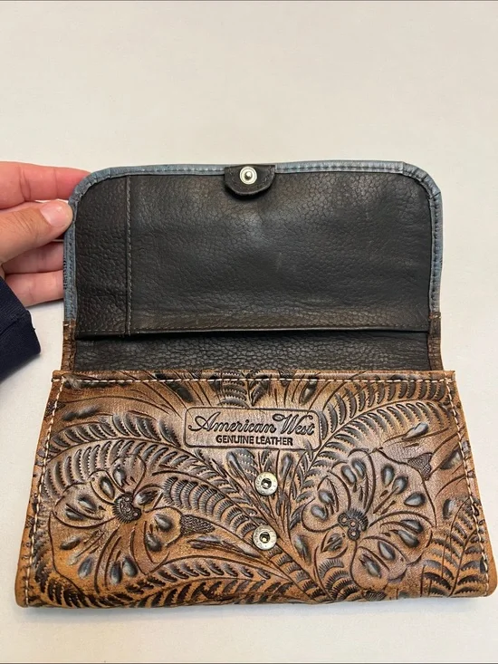 AMERICAN WEST TWO TONE TOOLED LEATHER STUDDED TRIFOLD WALLET BLUE BROWN