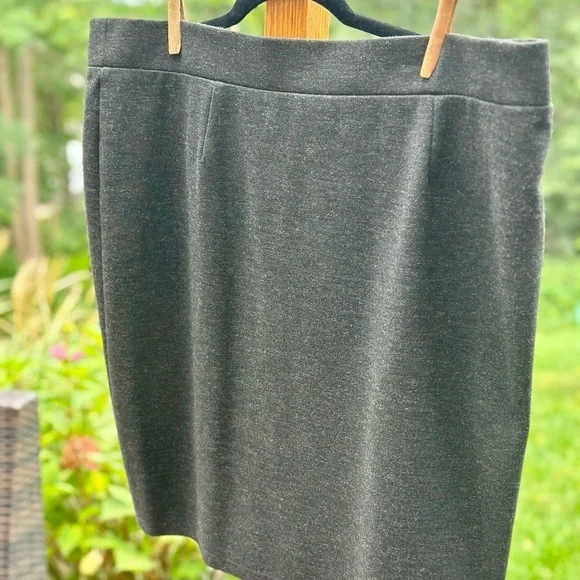 J Jill Gray Knit Pull On Knit Skirt