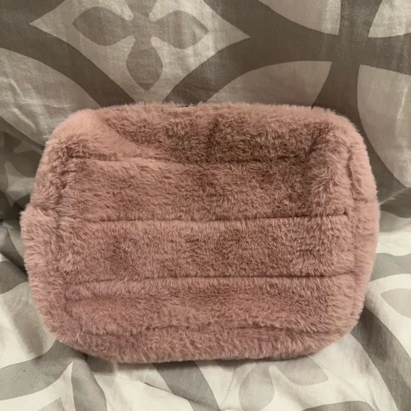 Cynthia Rowley Cosmetic Bag Pink Plush Mini Fuzzy Blush Zip Up Makeup Pouch Soft