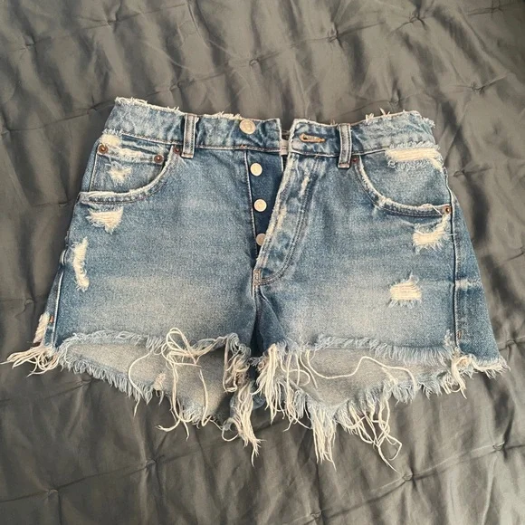 Zara buttonfly denim shorts size 2