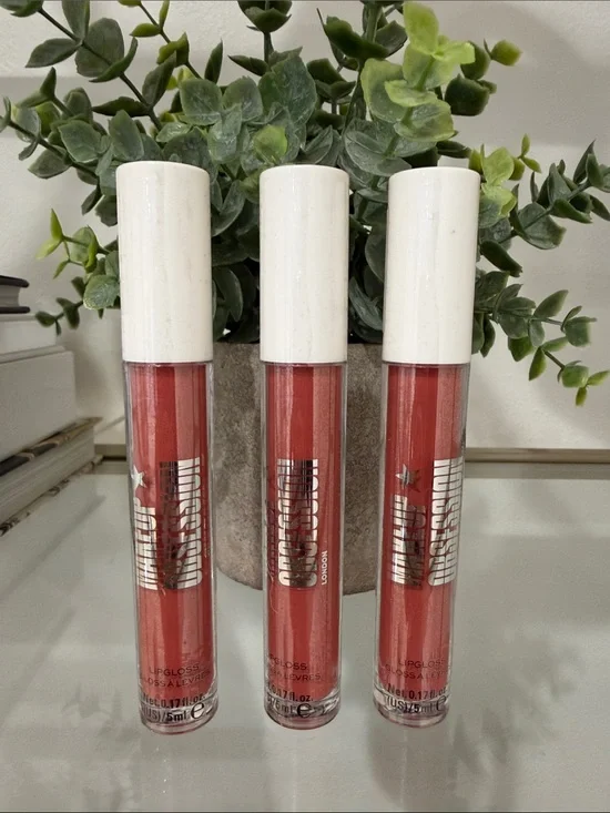 Revolution Obsession Lip Gloss -Captivated