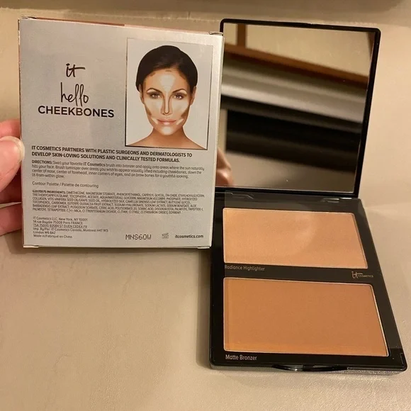 NIB IT Cosmetics contour, palette women’s make up brand new hello cheekbones‌‌‌‌
