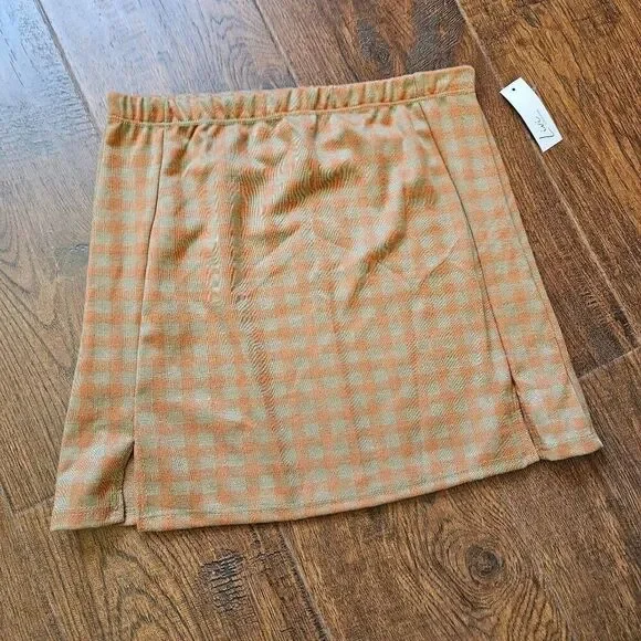 NWT Livi Olivia Rae Mini Skirt