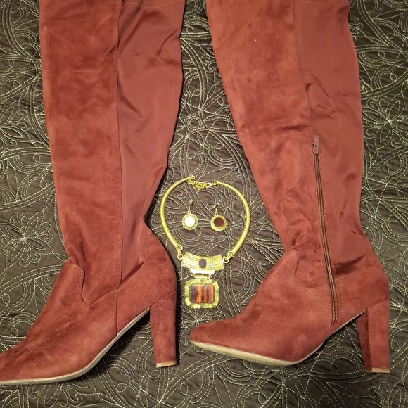 Elegant Burgundy Suede Knee-High Boots