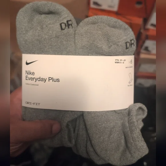 Nike Everyday Plus Athletic Socks in Gray Women's Size 4-6