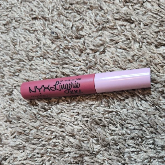 NYX Lingerie XXL Professional Makeup Matte Liquid Lip Lipstick Unlaced