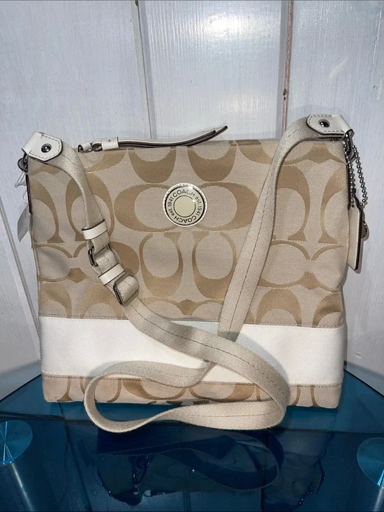 Coach Beige Signature Crossbody Shoulder Bag with Chalk Trim NWT F19220