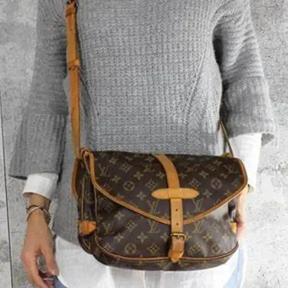💎✨AUTHENTIC✨💎LV Saumur 30 Crossbody with Dust bag