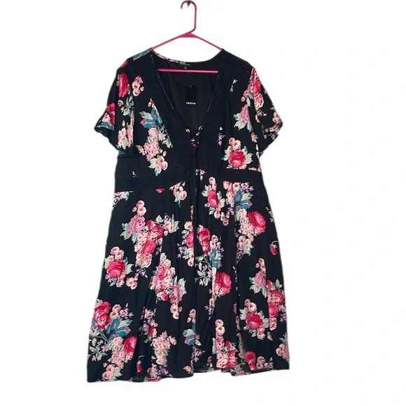Torrid 3X plus NWT floral flutter sleeve dress whimsygoth fairy cottage