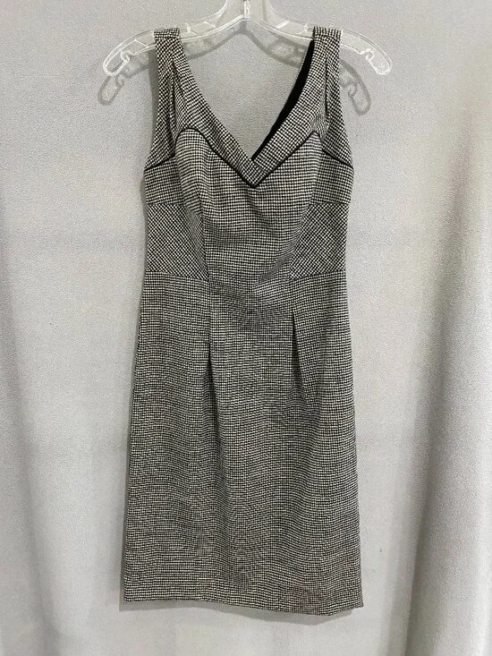 Diane von Furstenberg Houndstooth Wool Sheath Dress Silk Lined V-Neck Tailored