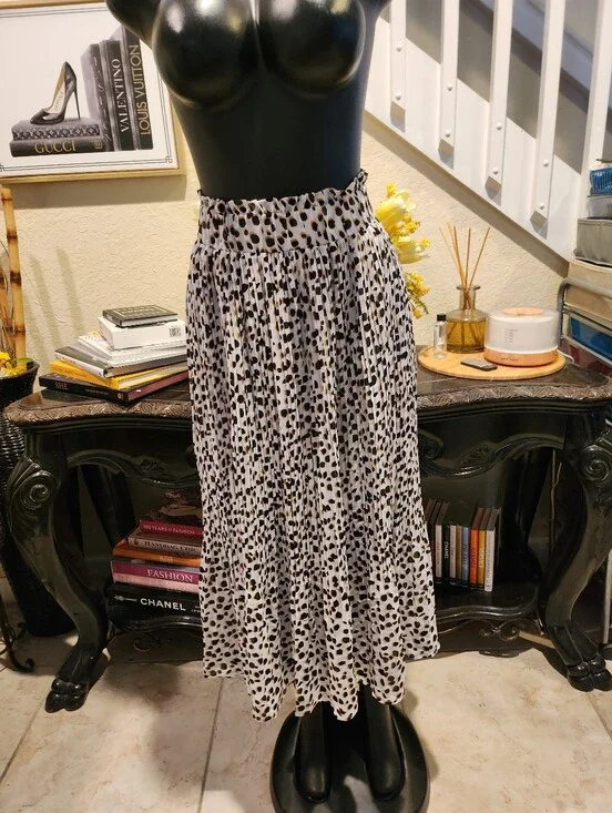 Saints + Secrets pleated skirt Size S NEW