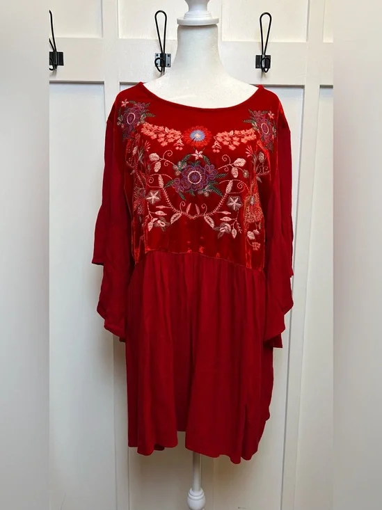 Umgee USA Womens 1XL Red Velvet Embroidered Bell 3/4 Sleeve Empire Mini Dress 1X