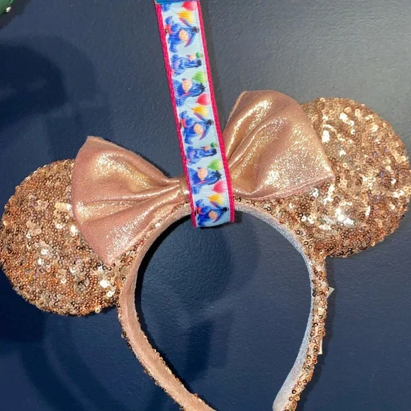 Handmade Minnie ears holder keychain in Eeyore print