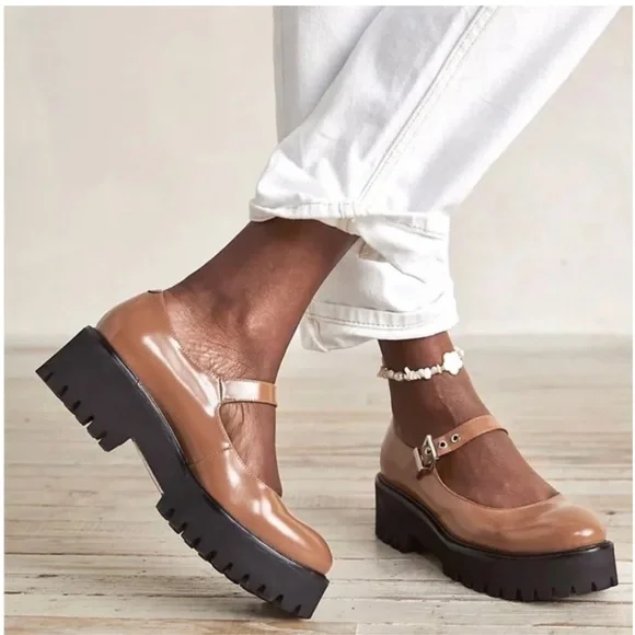 🤎 NWOB! Caramel Mary Jane Platform Sandals