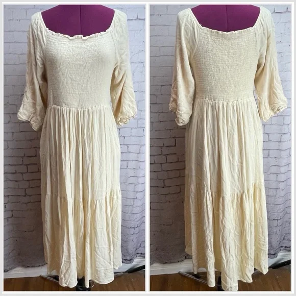 Leia and Co size large cream colored tiered midi dress