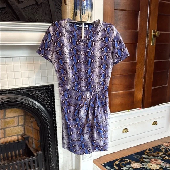 Elegant Blue snakeskin  Patterned‎ Dress- never worn. Perfect condition