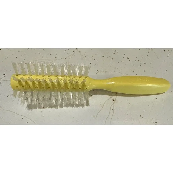 Vintage 1970's Avon Yellow Full Round Brush Petite 7