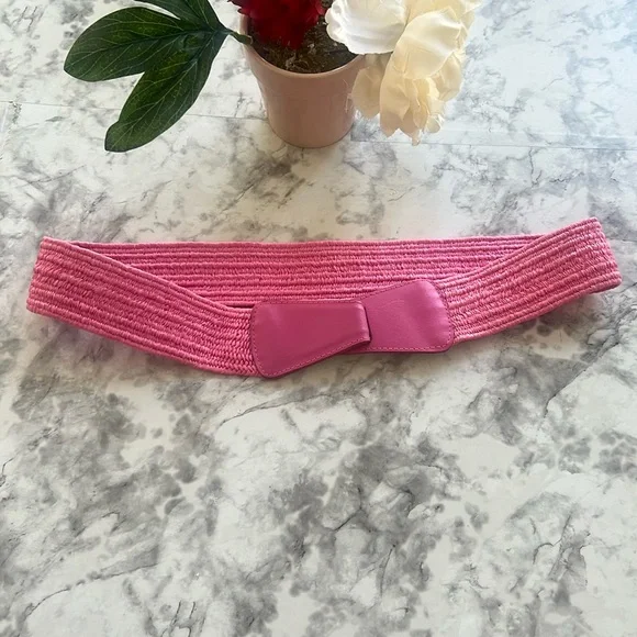 80’s BARBIECORE pink stretchy belt size medium with leather tags