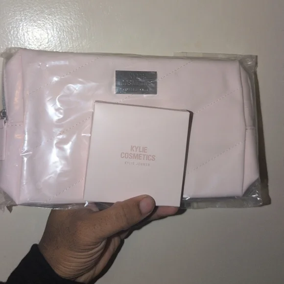 Kylie Cosmetics Soft Pink Makeup Bag And Compact Mirror