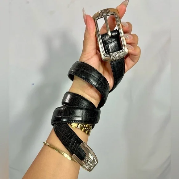 Vintage reversible skinny belt size L
