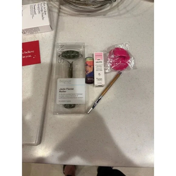 Sephora‎ & Believe Beauty Bundle Womens OS Green Pink New Jade Roller Makeup Set