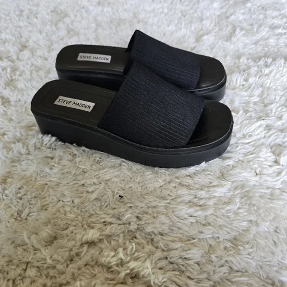 Steve Madden Black Women's Slide Sandals Size 7/8 Blacks Y2k 90s‎