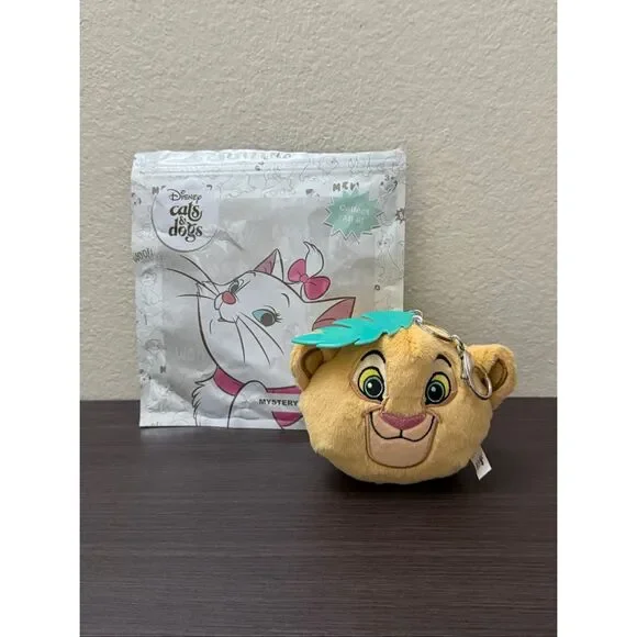 Disney Cats & Dogs Blind Bag Plush Keychain - Nala