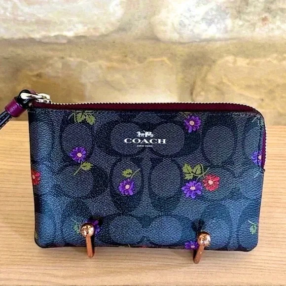 COACH Corner Zip Wristlet Wallet Limited Edition Country Floral Print CM867 NWT