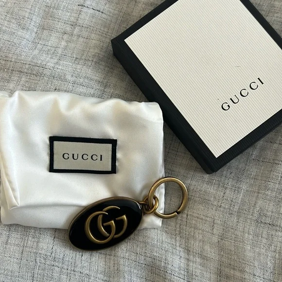 🆕💯% Auth Gucci Black Enamel Key Ring GG