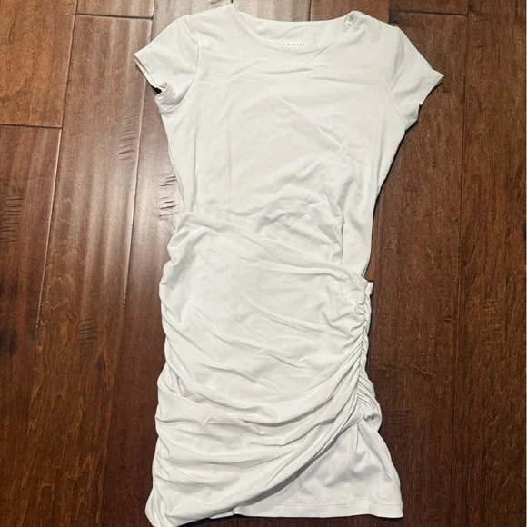 Susana Monaco White short sleeved ruched dress