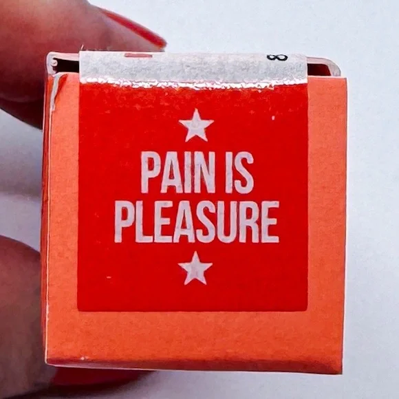 Jeffree Star PAIN IS PLEASURE Velour Liquid Lipstick Red Coral • New In Box
