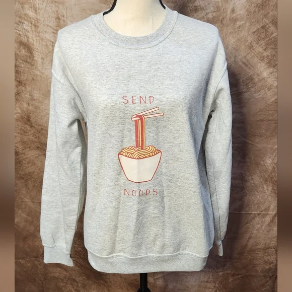 “Send Noods” Ramen Graphic Sweatshirt – Size S