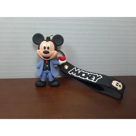 NIB Disney Mickey‎ Mouse Suit Heart 3D Keychain Figure Backpack Clip Pendant