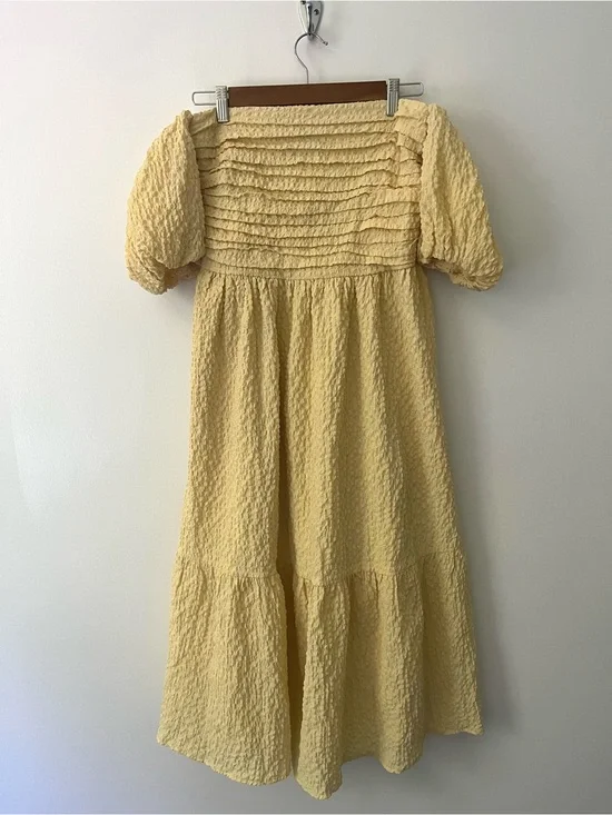 Abercrombie & Fitch Emerson Off The Shoulder Tiered Midi Dress Smocked Yellow M