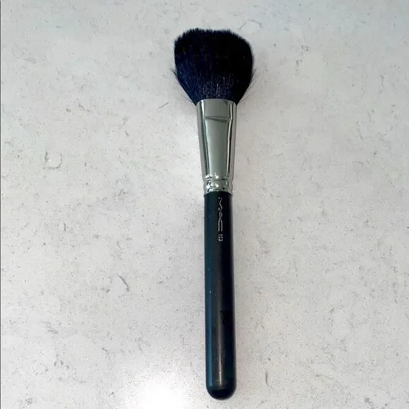 MAC Professional Makeup Brush - Black