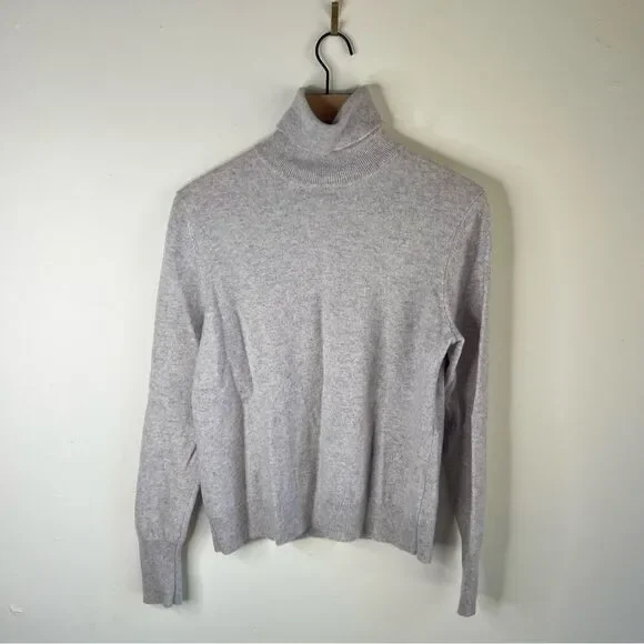Gray Cashmere Turtleneck Sweater with Relaxed Fit size Large