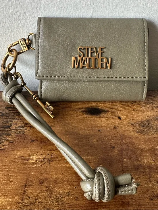 Steve Madden Olive Mini Wallet with Keychain Bag Charm Faux Leather NWOT