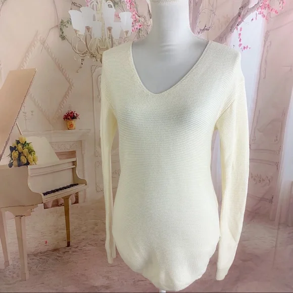 Aritzia Wilfred Free Wolter Sweater in Cream