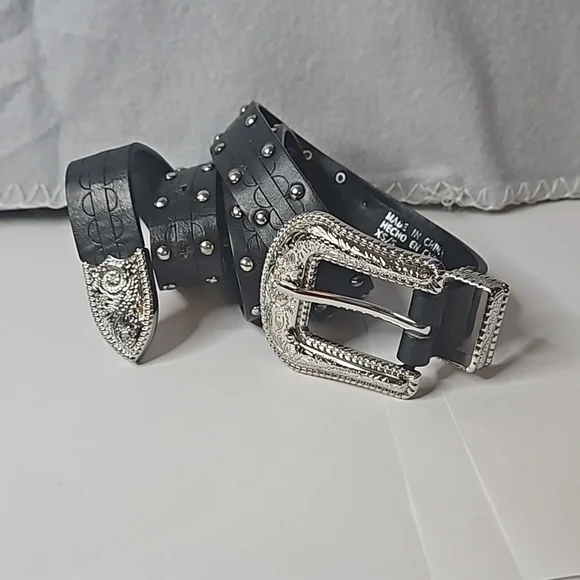 Western  Style Belt Sz XS/S Black with Silver embellishments Pre-owned