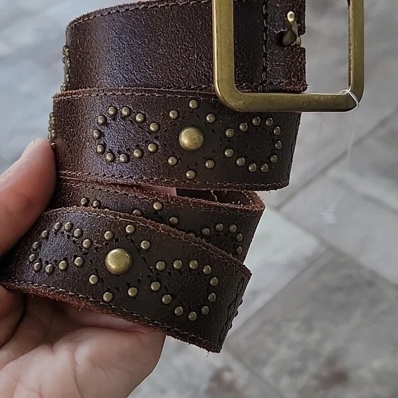 FRYE AND CO. Western Leather Belt with Antique Brass Hardware Sz L