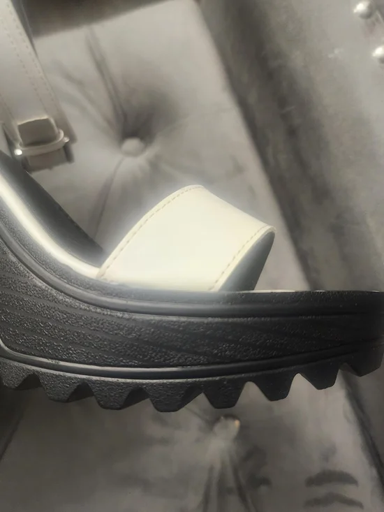 Cathy Jean White Chunky Ankle Strap Platform Sandals - NEVER WORN*****