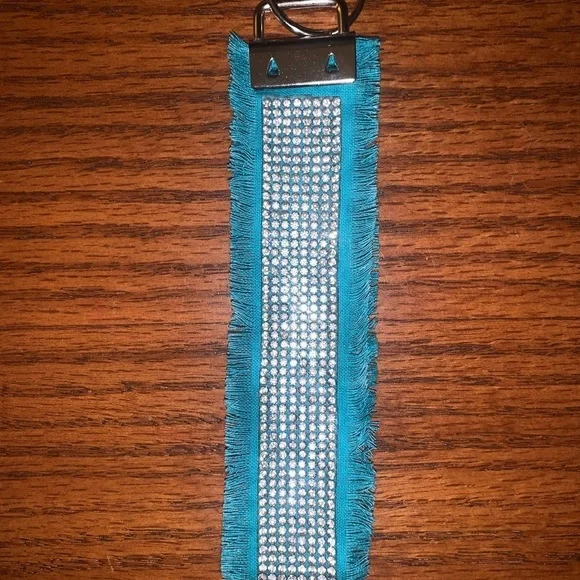 ✨Fashionable wristlet/keychain✨