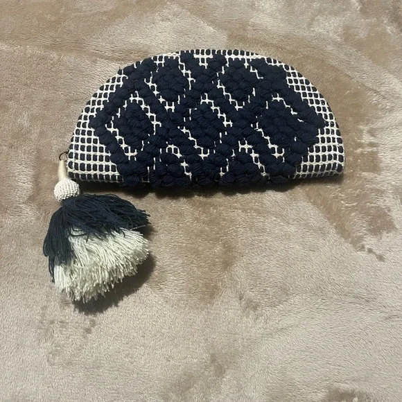 Universal Thread Navy and Cream Key Holder/clutch/ purse with Tassel.