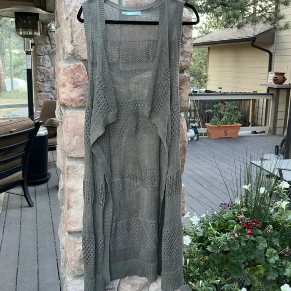 MAURICES Size LARGE Army Olive Green Open Weave Long Line Sweater Vest Boho